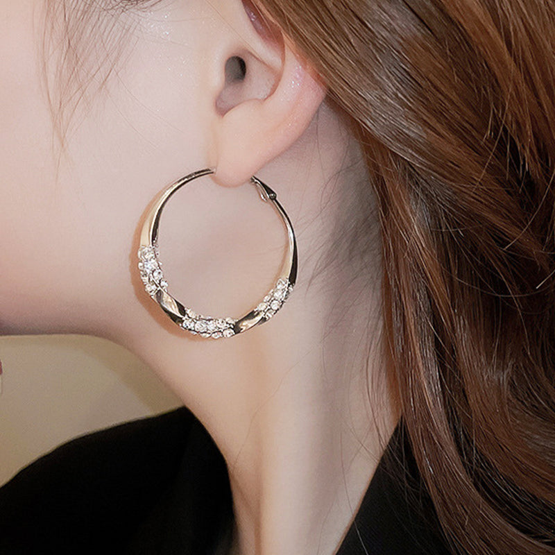 Luxury Twisted Rhinestone Earrings – Elegant, Sparkling & Timeless