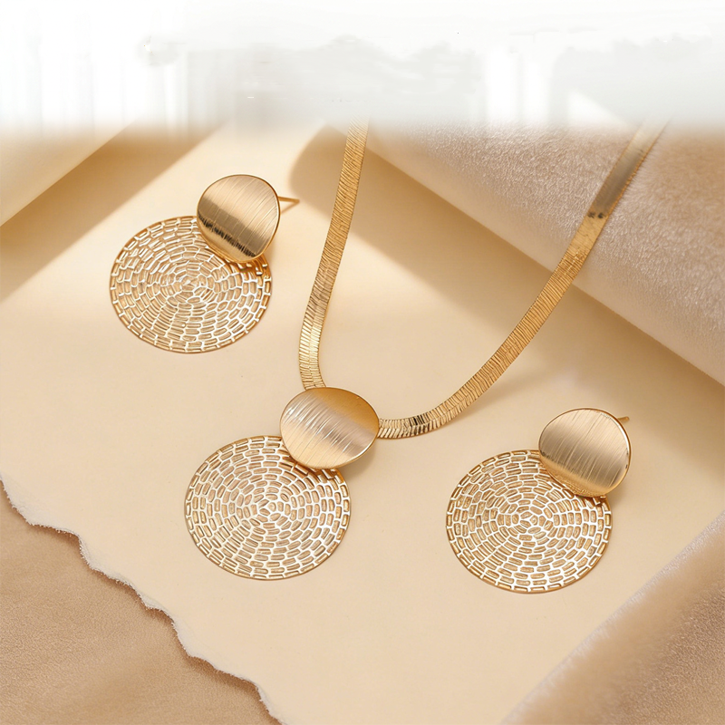 ✨ Modern Geometric Jewelry Set – Gold-Plated, Lightweight, Chic 🔶